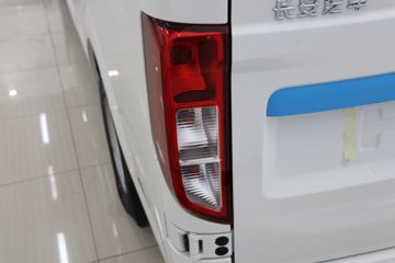 ������Խ ��Խ��V7EV ������ 2.5T 6�� 4.8�״��綯����;���ó�(�Կ���)41.86kWhͼƬ