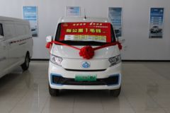 长安跨越 跨越星V7EV 舒适型 2.5T 6座 4.8米纯电动多用途乘用车(对开门)41.86kWh