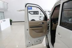 长安跨越 跨越星V7EV 舒适型 2.5T 6座 4.8米纯电动多用途乘用车(对开门)41.86kWh