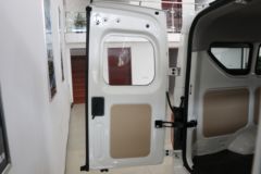 长安跨越 跨越星V7EV 舒适型 2.5T 6座 4.8米纯电动多用途乘用车(对开门)41.86kWh