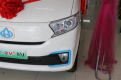 长安跨越 跨越星V5 豪华版 2.5T 6座 4.495米纯电动多用途乘用车41.86kWh