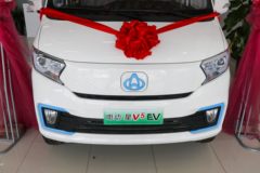 长安跨越 跨越星V5 豪华版 2.5T 6座 4.495米纯电动多用途乘用车41.86kWh