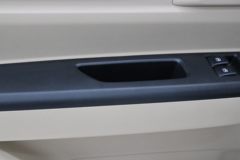 长安跨越 跨越星V5 豪华版 2.5T 6座 4.495米纯电动多用途乘用车41.86kWh