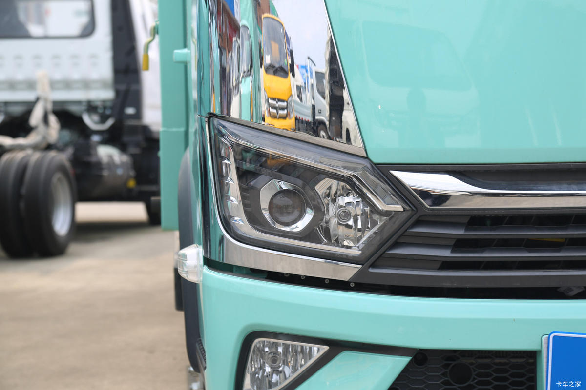  M 2.0L 127 CNG 3.815׵ŲդʽС(BJ5044CCYAJC6-AB1)                                                
