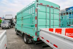 福田 奥铃M卡 2.0L 127马力 CNG 3.815米单排仓栅式小卡