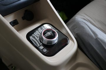 ������Խ ��Խ��V7 2.7T 2�� 4.8�״��綯��ʽ���䳵(�Կ���)38.64kWhͼƬ