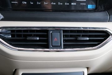������Խ ��Խ��V7 2.7T 2�� 4.8�״��綯��ʽ���䳵(�Կ���)38.64kWhͼƬ