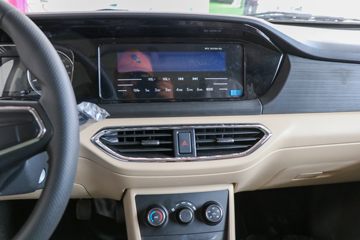 ������Խ ��Խ��V7 2.7T 2�� 4.8�״��綯��ʽ���䳵(�Կ���)38.64kWhͼƬ