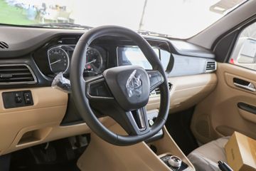 ������Խ ��Խ��V7 2.7T 2�� 4.8�״��綯��ʽ���䳵(�Կ���)38.64kWhͼƬ