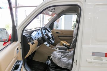 ������Խ ��Խ��V7 2.7T 2�� 4.8�״��綯��ʽ���䳵(�Կ���)38.64kWhͼƬ