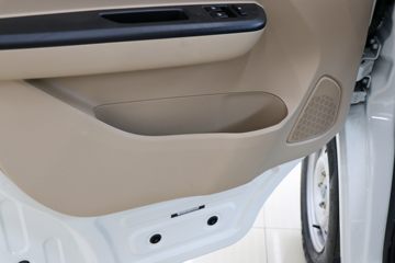 ������Խ ��Խ��V7 2.7T 2�� 4.8�״��綯��ʽ���䳵(�Կ���)38.64kWhͼƬ