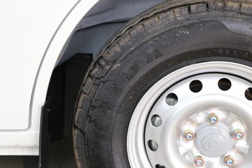 ������Խ ��Խ��V7 2.7T 2�� 4.8�״��綯��ʽ���䳵(�Կ���)38.64kWhͼƬ