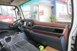 智云E2&nbsp;电动载货车内饰图片