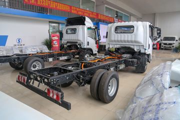 �������ó� ����S300 4.5T 4.2�׵��Ŵ��綯��ʽ�Ῠ(��ɲ)100.46kWhͼƬ