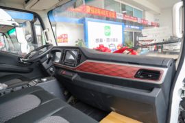 智云S300&nbsp;电动载货车内饰图片