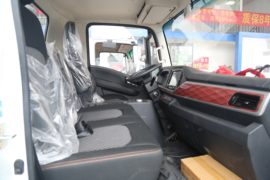 智云S300&nbsp;电动载货车内饰图片