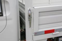 长安跨越者D5EV 3.8T 3.75米单排纯电动栏板微卡(SC1040UFD61BEV)55.7kWh