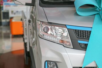 ������Խ��X3 PLUS EV 3.7T 3.6�׵��Ŵ��綯����΢��55.7kWhͼƬ