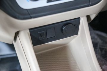 ������Խ��X3 PLUS EV 3.7T 3.6�׵��Ŵ��綯����΢��55.7kWhͼƬ