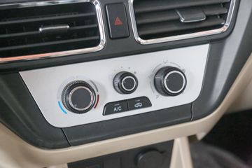 ������Խ��X3 PLUS EV 3.7T 3.6�׵��Ŵ��綯����΢��55.7kWhͼƬ