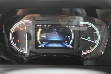 ������Խ��X3 PLUS EV 3.7T 3.6�׵��Ŵ��綯����΢��55.7kWhͼƬ