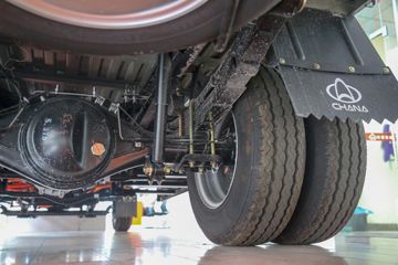 ������Խ��X3 PLUS EV 3.7T 3.6�׵��Ŵ��綯����΢��55.7kWhͼƬ