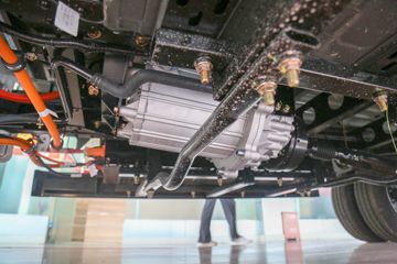 ������Խ��X3 PLUS EV 3.7T 3.6�׵��Ŵ��綯����΢��55.7kWhͼƬ