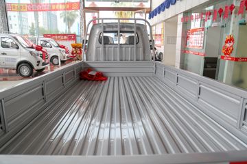 ������Խ��X3 PLUS EV 3.7T 3.6�׵��Ŵ��綯����΢��55.7kWhͼƬ