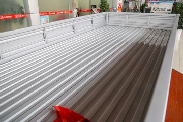 ������Խ��X3 PLUS EV 3.7T 3.6�׵��Ŵ��綯����΢��55.7kWhͼƬ