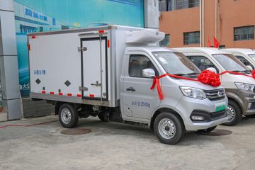 跨越王X1EV&nbsp;电动冷藏车外观图片
