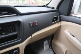 跨越王X1EV&nbsp;电动冷藏车驾驶室图片