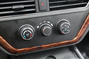 ������Խ��D5 PLUS ������ 2.0L 122���� CNG 4.02�׵��Ų�դʽС��ͼƬ