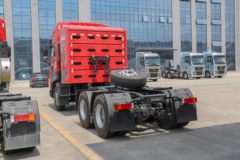 东风新疆 天龙KL燃气 500马力 6X4 CNG牵引车(8*260气瓶)(DFV4258GP6C1)