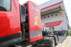 东风新疆 天龙KL燃气 500马力 6X4 CNG牵引车(8*260气瓶)(DFV4258GP6C1)