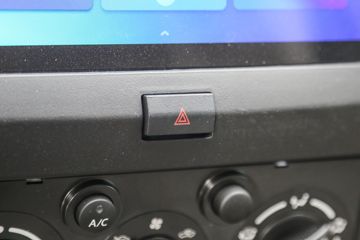 ������Խ �±�T3 ������ 1.6L ���� 122���� 3.04�׵�����ʽ΢��(��̥)(SC5031XXYTMD6B1)ͼƬ