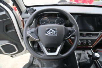 ������Խ��D5 PLUS ������ 2.0L 122���� CNG 3.95�׵�������С��(����)(SC1031UFD61CNG)ͼƬ