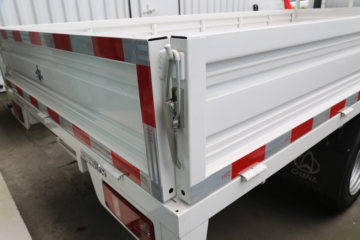 ������Խ��D5 PLUS ������ 2.0L 122���� CNG 3.95�׵�������С��(����)(SC1031UFD61CNG)ͼƬ