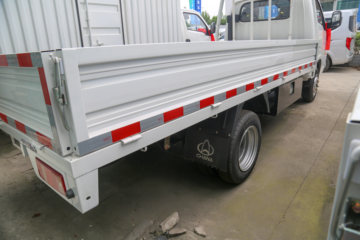 ������Խ��D5 PLUS ������ 2.0L 122���� CNG 3.95�׵�������С��(����)(SC1031UFD61CNG)ͼƬ