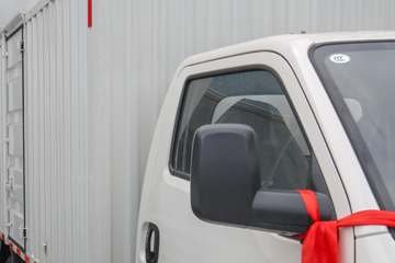 ������Խ��D5 PLUS ������ 2.0L 122���� CNG 3.935�׵�����ʽС��(SC5031XXYUFD61CNG)ͼƬ