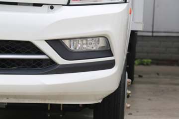 ������Խ��D5 PLUS ������ 2.0L 122���� CNG 3.935�׵�����ʽС��(SC5031XXYUFD61CNG)ͼƬ