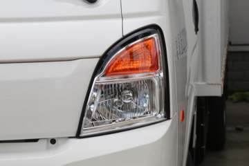 ������Խ��D5 PLUS ������ 2.0L 122���� CNG 3.935�׵�����ʽС��(SC5031XXYUFD61CNG)ͼƬ