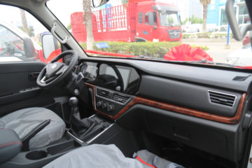 ������Խ��D5 PLUS ������ 2.0L 122���� CNG 3.935�׵�����ʽС��(SC5031XXYUFD61CNG)ͼƬ