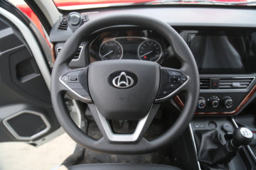 ������Խ��D5 PLUS ������ 2.0L 122���� CNG 3.935�׵�����ʽС��(SC5031XXYUFD61CNG)ͼƬ