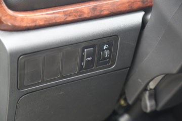 ������Խ��D5 PLUS ������ 2.0L 122���� CNG 3.935�׵�����ʽС��(SC5031XXYUFD61CNG)ͼƬ