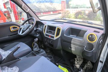 ����;�� T5 1.6L 122���� ���� 3.5�׵�������С��(EQ1031S16QCC)ͼƬ