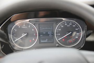 ������Խ��D5 PLUS ������ 2.0L 122���� CNG 3.05��˫������С��ͼƬ