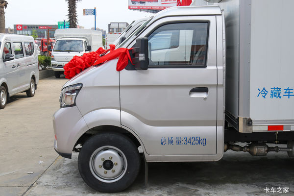 抢购在行动！广安市跨越王X7冷藏车降价大放送，立降0.2万