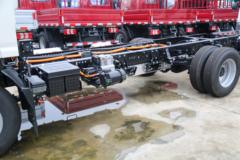 江淮 帅铃ES6 4.5T 4.15米单排纯电动仓栅式轻卡(HFC5046CCYEV1)100.46kWh