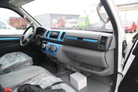 远程E6&nbsp;电动冷藏车驾驶室图片