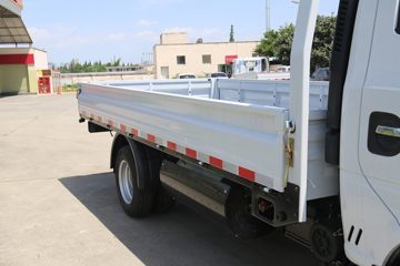 ����;�� T5 2.0L 127���� CNG 3.8�׵�������С��(EQ1031S16NC)ͼƬ